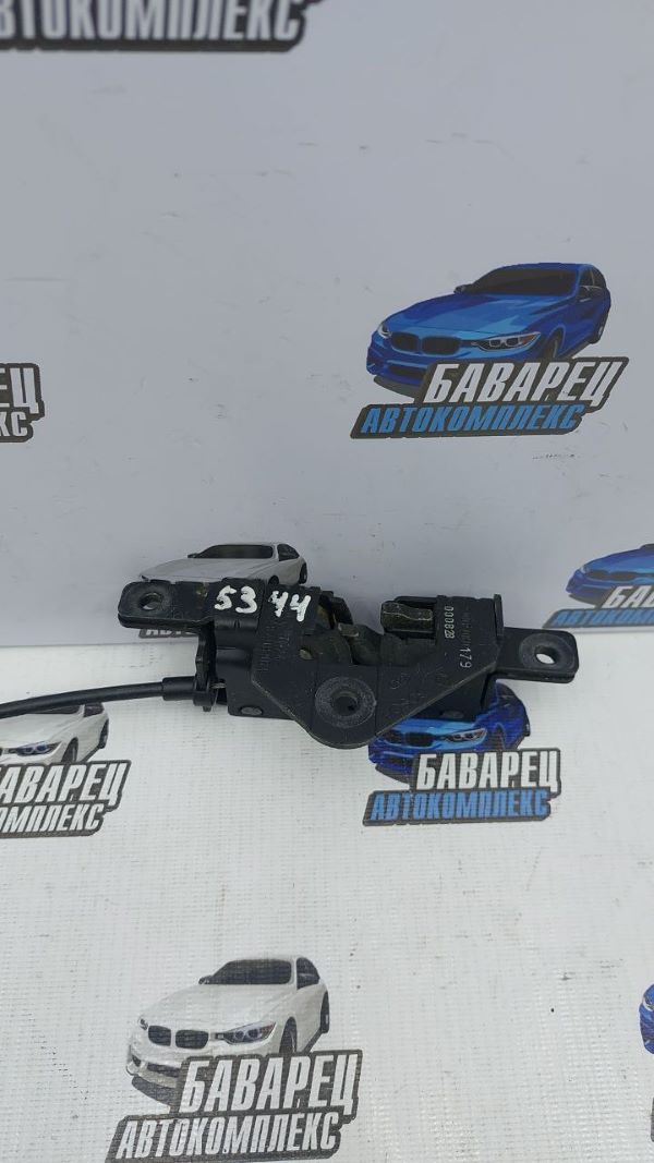 Замок крышки багажника E53 нижний R
