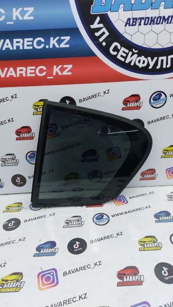 Стекло F20 F20LCI боковое левое
