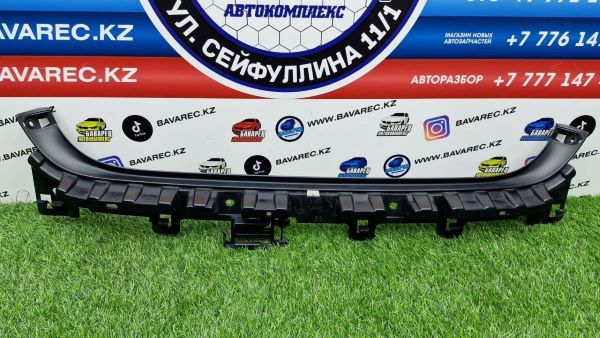 Направляющая заднего бампера E90  