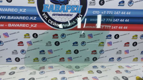 Стекло F01 переднее левое