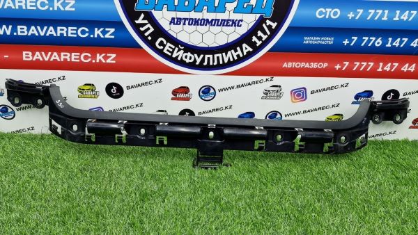 Направляющая заднего бампера E81 E87 