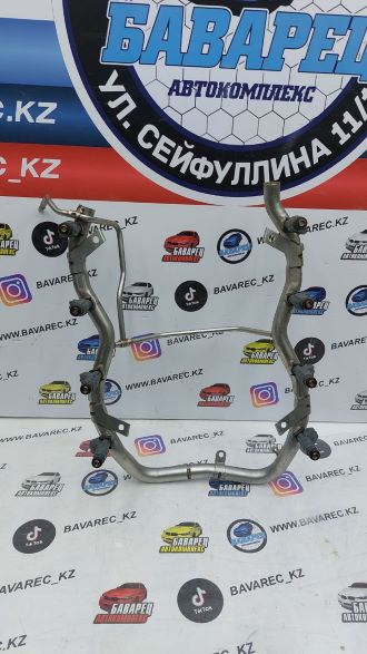 Топливная рампа с форсунками M62 4.4 4.6 