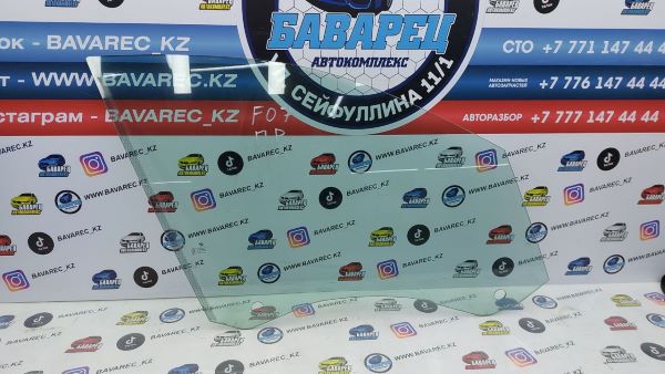 Стекло F07 переднее правое 