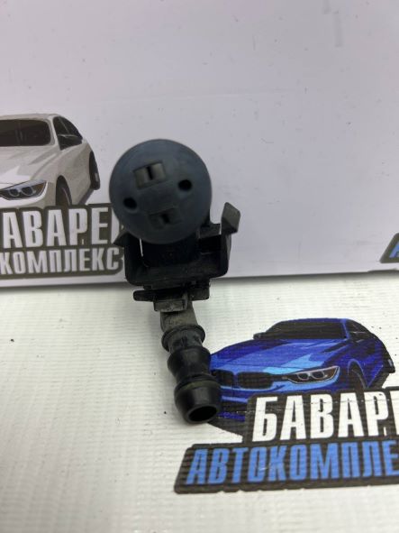 Форсунка омывателя фар E53 L 