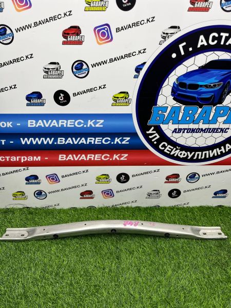 Распорка центральная E70 