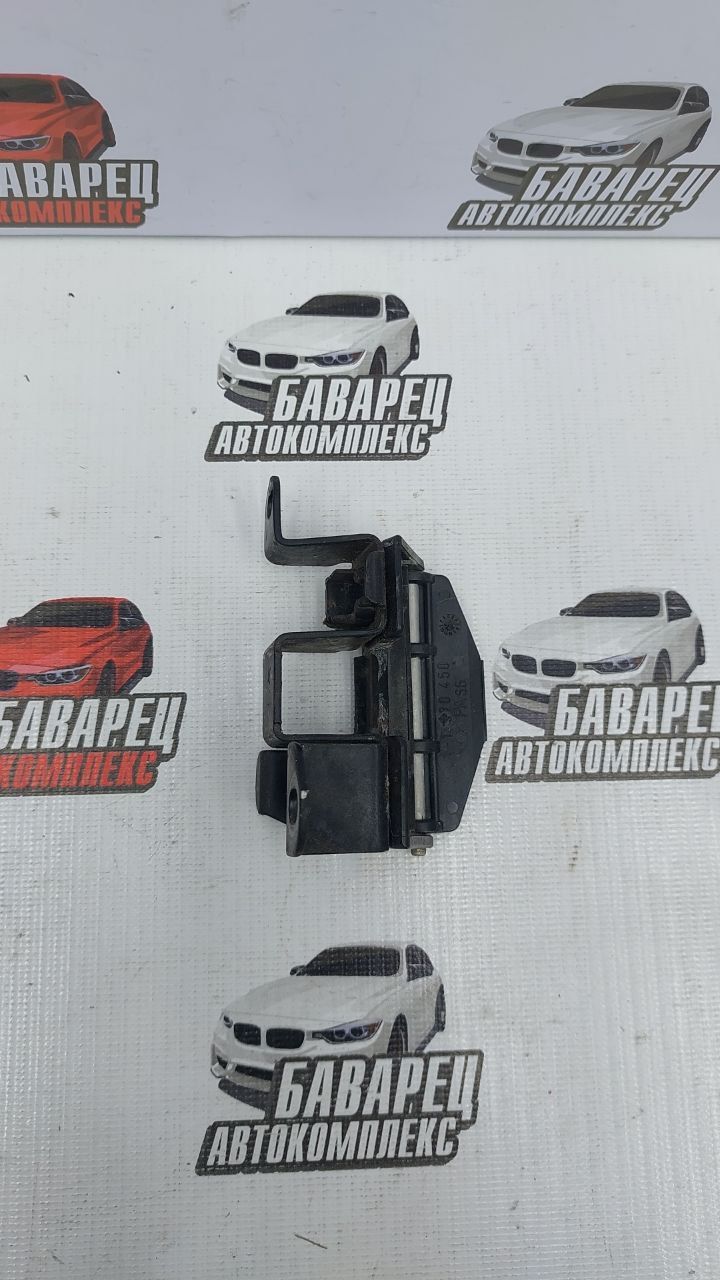Крепление крышки лючка бензобака E38 E39 E53