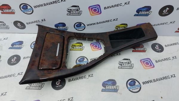 Накладка на центральную консоль E90 